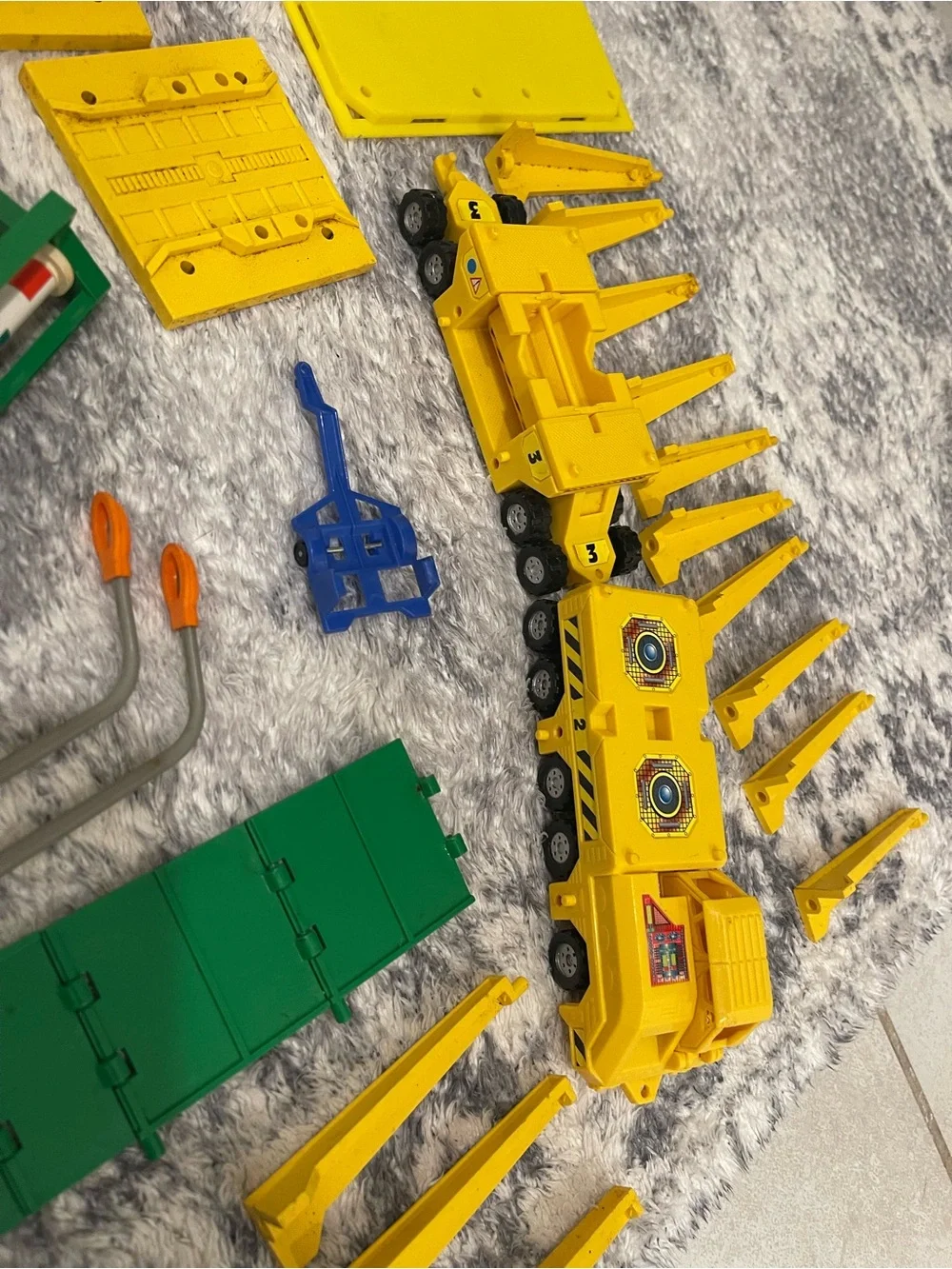 Vintage Mixed Kids Building Blocks Set in Yellow, Gray, Green & Red, Majokits Ex